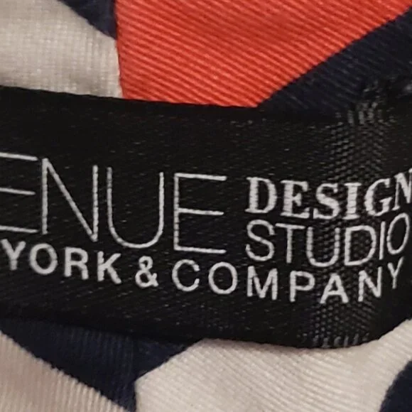 New York & Company shorts 2-pair - Picture 3 of 7